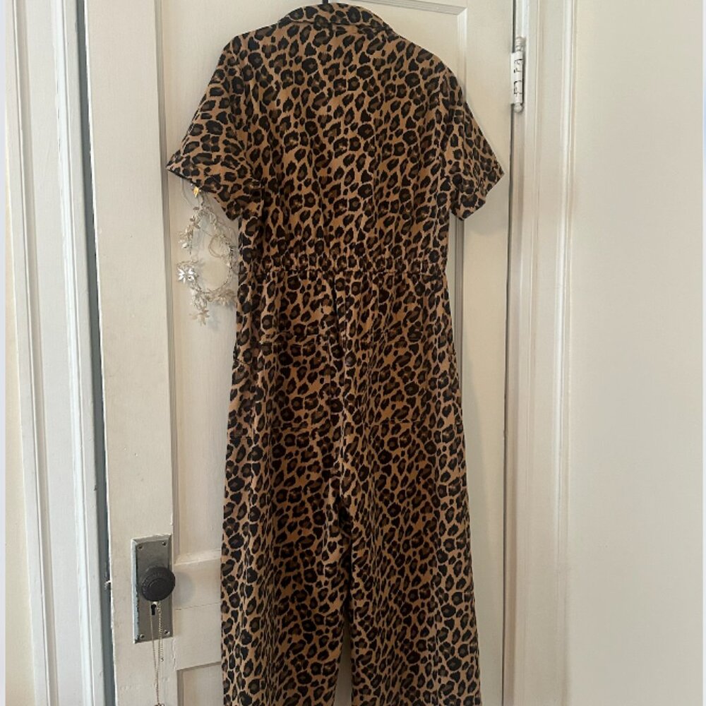 Lucy & Yak Leopard Jumpsuit Petite - Picture 5 of 7